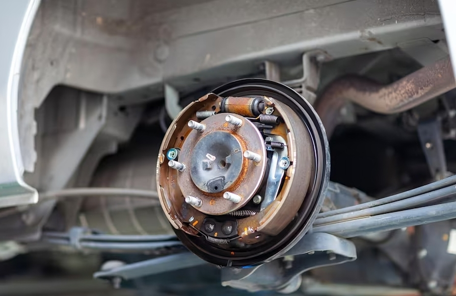 - Warringah Brake & Clutch Centre – Clutches, Brakes, Rotors Replacing worn brake pads on the trailer in Brookvale